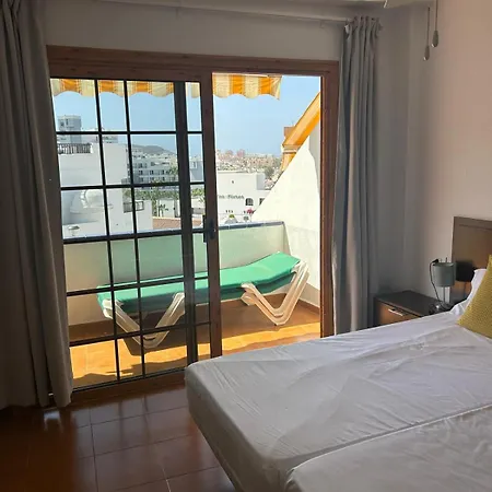 662 - Garden - 1 Bedroom With Terrace *