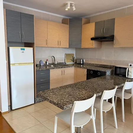 662 - Garden - 1 Bedroom With Terrace アパート